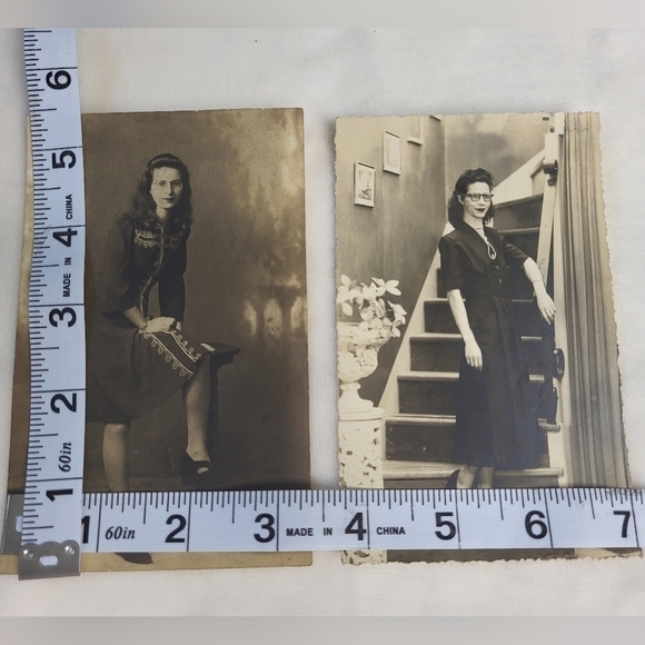 Beautiful Lady Old Black & White Photograph Post Card. 😍 - Picture 3 of 3